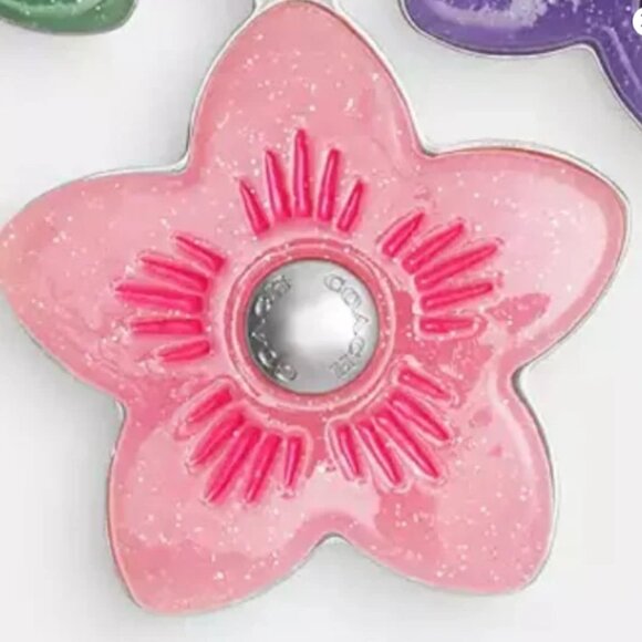 NEW Coach Wildflower Cluster Bag Charm Keychain, New In Coach Packaging - Picture 6 of 6